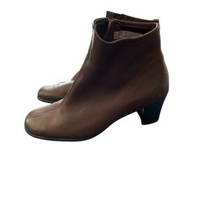 Arche Brown Leather Ankle Booties Sz 7M French Comfort Heel Minimalist Zip Boot